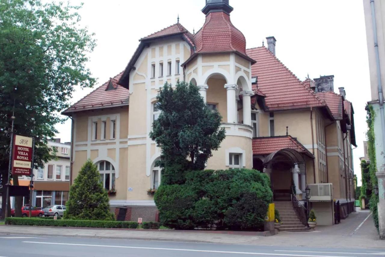 Villa Royal ออสทรุฟ วีแยลคอพพอลสกี ภายนอก รูปภาพ